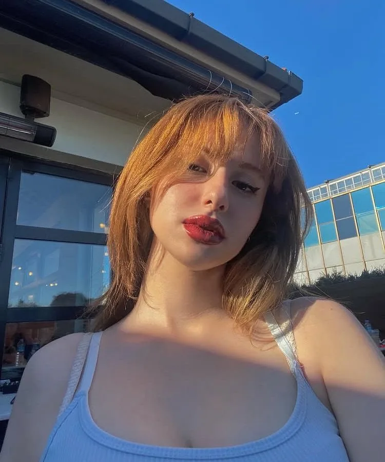 Özlem - Avcılar Escort