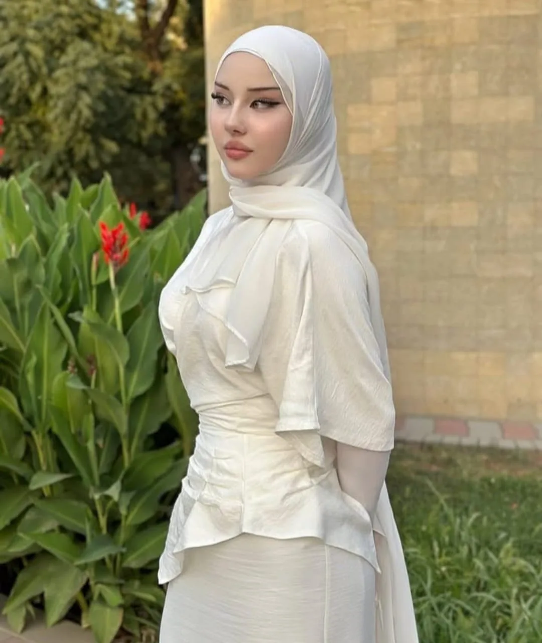 Defne - Avcılar Escort